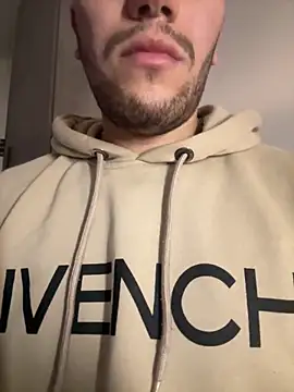 yaxxx03 online show from February 14, 2025, 10:47 pm