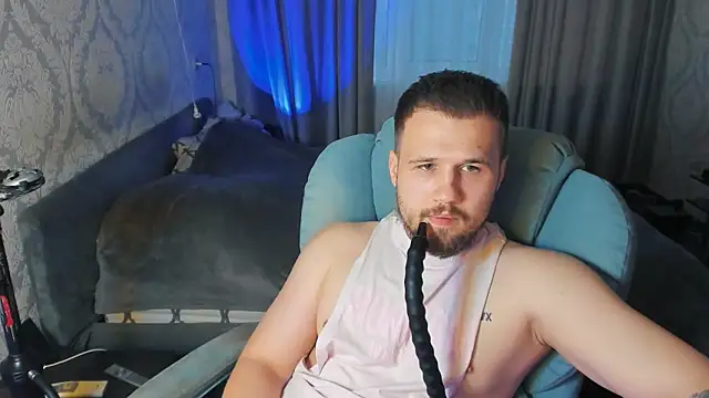 Snapshot of Vladik_b chatting on June 12, 2026, 6:16 pm Vladik b online show from June 12, 2026, 6:16 pm