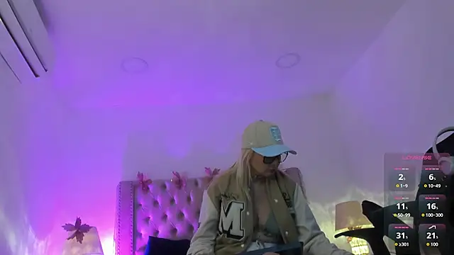 Snapshot of CandieGilson__ chatting on March 15, 2026, 11:39 am CandieGilson online show from March 15, 2026, 11:39 am