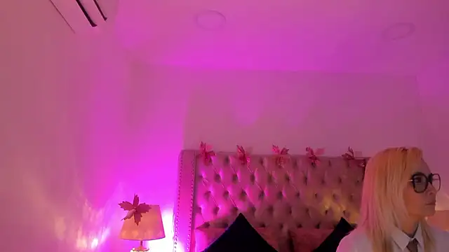 Snapshot of CandieGilson__ chatting on March 20, 2026, 12:17 pm CandieGilson online show from March 20, 2026, 12:17 pm