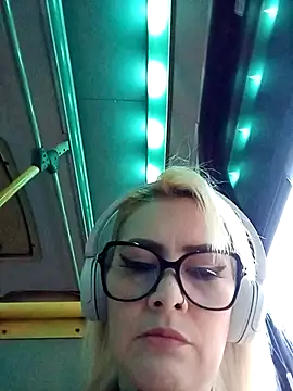 Snapshot of CandieGilson__ chatting on March 6, 2026, 11:27 am CandieGilson online show from March 6, 2026, 11:27 am