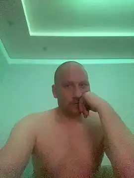 Snapshot of Krzysiekg123 chatting on February 8, 2026, 8:28 pm Krzysiekg123 online show from February 8, 2026, 8:28 pm