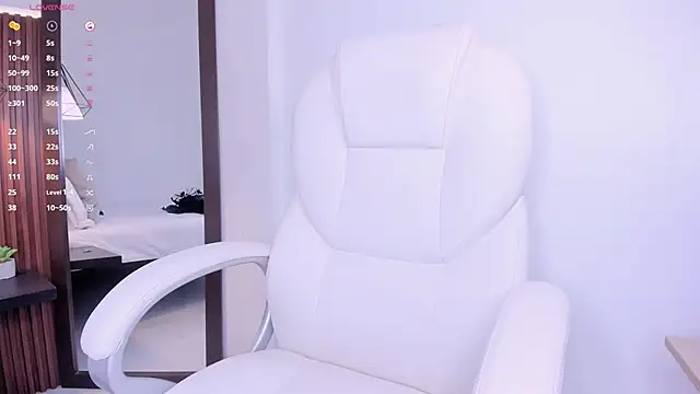 julietaevanns online show from February 26, 2025, 5:57 am