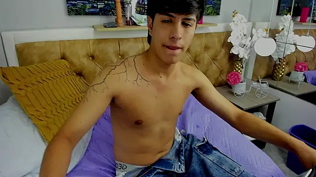 Estiv18  online show from September 21, 2025, 2:17 am