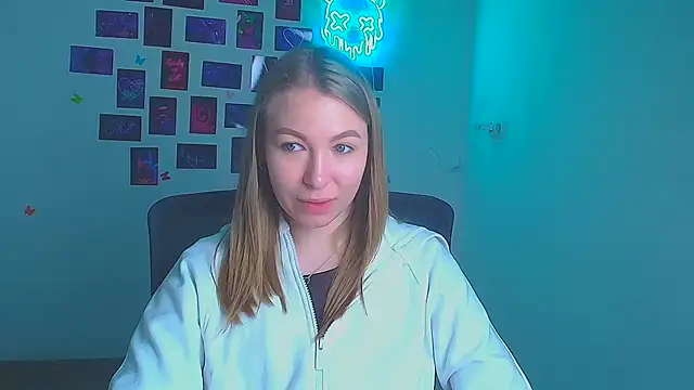 Snapshot of Dana_flowers chatting on April 20, 2026, 5:43 am Dana flowers online show from April 20, 2026, 5:43 am