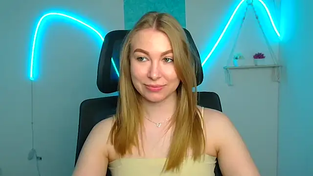 Snapshot of Dana_flowers chatting on May 7, 2026, 5:33 am Dana flowers online show from May 7, 2026, 5:33 am