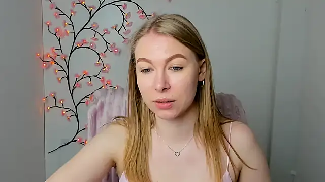 Snapshot of Dana_flowers chatting on May 6, 2026, 5:33 am Dana flowers online show from May 6, 2026, 5:33 am