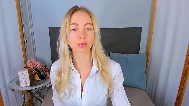 MargaritaRose online show from March 15, 2026, 6:31 am