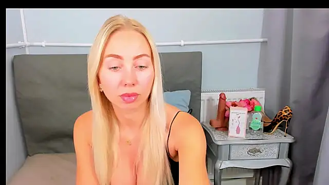 MargaritaRose online show from July 28, 2026, 2:35 pm