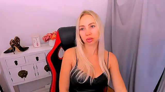 MargaritaRose online show from July 7, 2026, 6:47 am