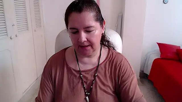 leonela 69 online show from June 14, 2026, 2:29 pm