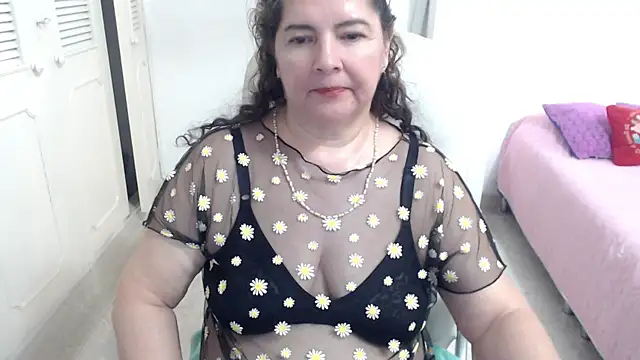 leonela 69 online show from May 2, 2026, 12:32 pm