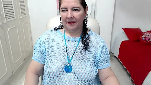 leonela 69 online show from June 19, 2026, 11:31 pm