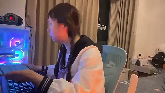 chenyunan online show from February 13, 2025, 2:42 pm