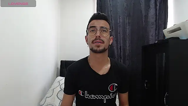 Demian val online show from March 5, 2025, 1:17 pm