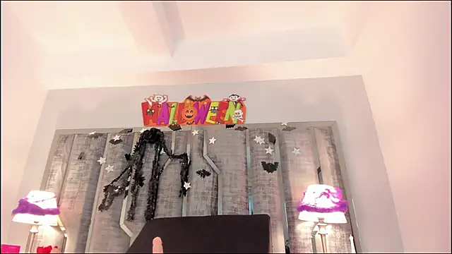 Ciara Benet online show from October 31, 2025, 2:02 pm