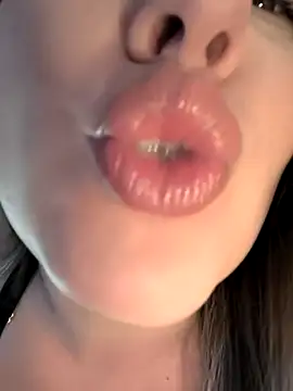 Snapshot of Mona_Plus chatting on February 20, 2026, 6:59 am Mona Plus online show from February 20, 2026, 6:59 am