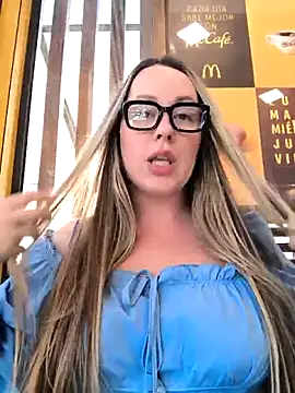 Snapshot of Mona_Plus chatting on February 14, 2026, 10:15 am Mona Plus online show from February 14, 2026, 10:15 am