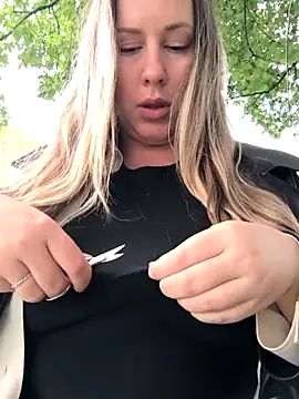 Mona Plus online show from September 27, 2025, 7:47 am