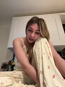 skyemorgan01 online show from March 22, 2026, 8:32 pm