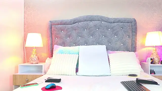 YesyHills online show from March 22, 2026, 12:07 pm