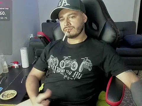 Snapshot of ragnar_lothbrok777 chatting on December 20, 2025, 10:23 pm ragnar lothbrok777 online show from December 20, 2025, 10:23 pm