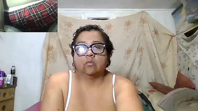 Snapshot of erinadarling79 chatting on July 11, 2026, 1:50 am erinadarling79 online show from July 11, 2026, 1:50 am