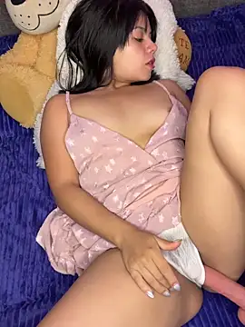 ZafiroKlein online show from December 16, 2025, 7:51 pm