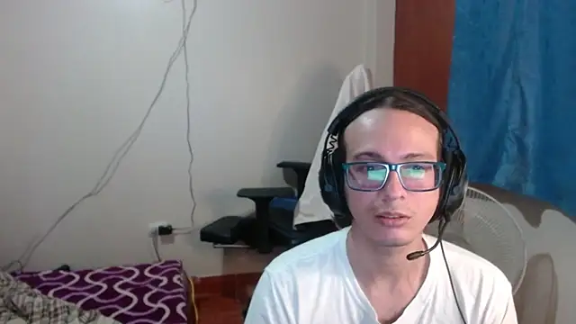 cholitohermoso online show from March 12, 2025, 11:22 pm