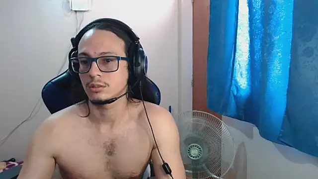 cholitohermoso online show from March 5, 2025, 7:49 pm