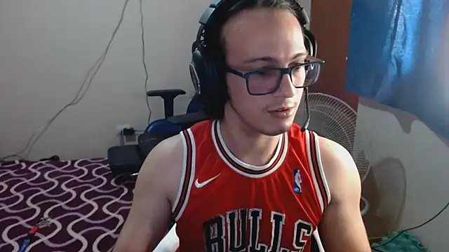 cholitohermoso online show from February 15, 2025, 9:17 pm