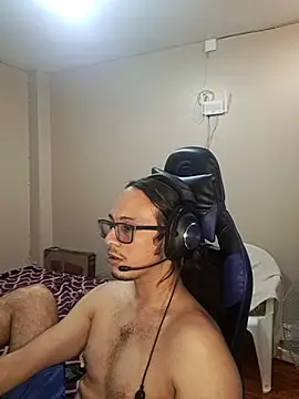 cholitohermoso online show from February 22, 2025, 7:47 pm