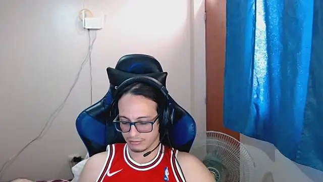 cholitohermoso online show from February 19, 2025, 7:26 pm