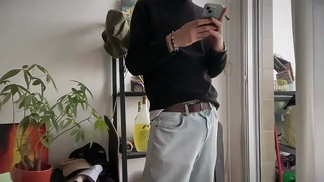 MikymikeBBWD online show from November 15, 2025, 2:21 pm