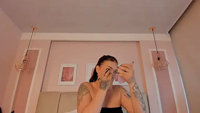 Annie rhoades online show from April 30, 2026, 1:29 pm