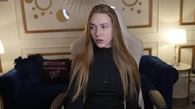 Layla Sweet  online show from December 14, 2025, 7:30 pm