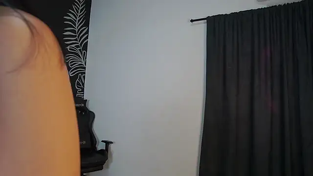 Arii moon online show from February 11, 2026, 8:41 pm