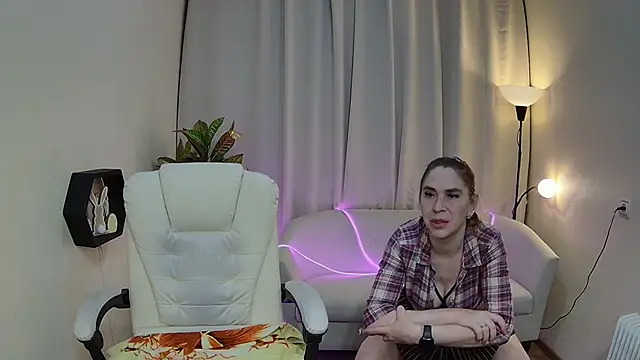 TessaDaybreak online show from May 6, 2026, 7:34 am