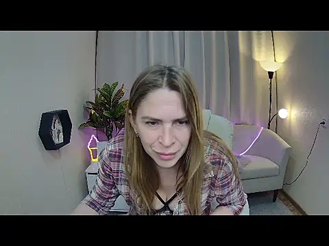 Snapshot of TessaDaybreak chatting on May 15, 2026, 7:39 am TessaDaybreak online show from May 15, 2026, 7:39 am