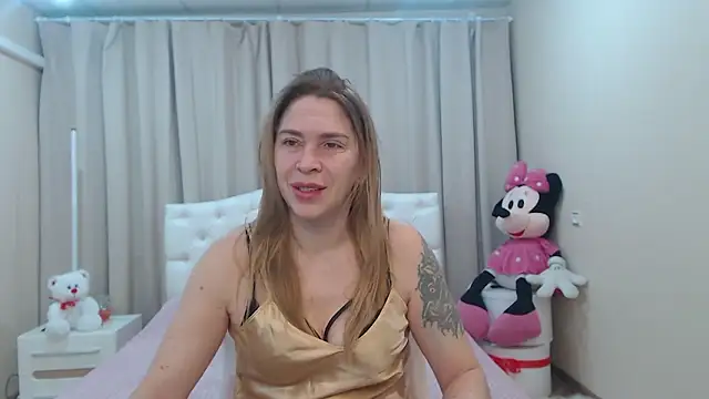 Snapshot of TessaDaybreak chatting on March 10, 2026, 7:34 am TessaDaybreak online show from March 10, 2026, 7:34 am