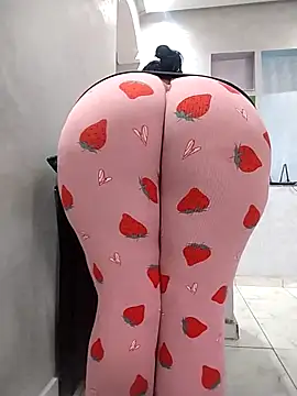 Snapshot of Dalou3a-69 chatting on March 3, 2026, 1:40 pm Dalou3a-69 online show from March 3, 2026, 1:40 pm