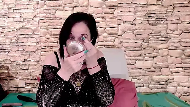 LuciousGrace online show from November 5, 2025, 5:16 pm