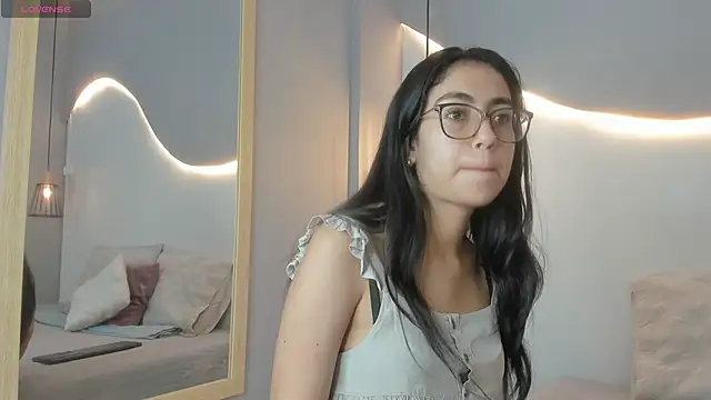 lucelly 15 online show from October 12, 2025, 11:11 am