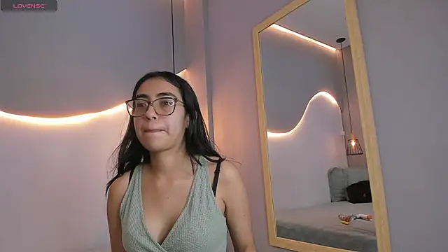 lucelly 15 online show from September 25, 2025, 11:38 am