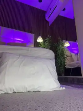 MelanieHillss online show from July 23, 2026, 4:43 am