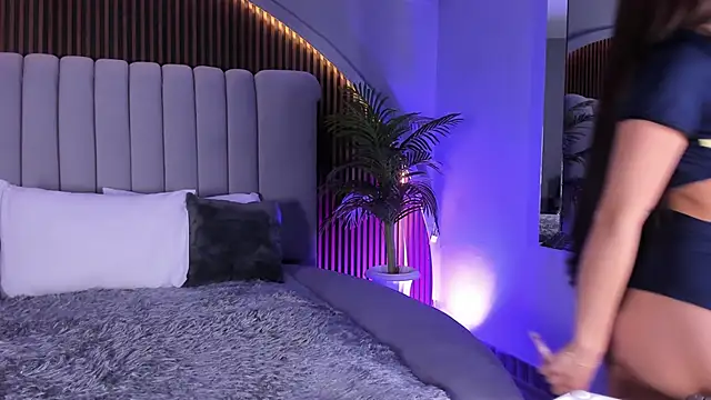 MelanieHillss online show from January 10, 2026, 4:30 am