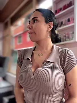 Naatalia online show from September 22, 2025, 8:48 pm