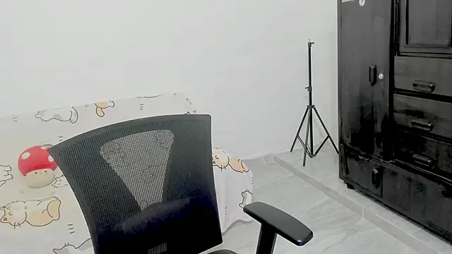 Naoko 7w7 online show from November 22, 2025, 1:48 am