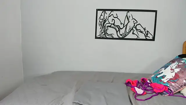 karina-lopez online show from October 16, 2025, 2:14 pm