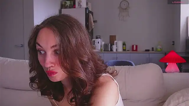 Limy Sweet online show from May 18, 2026, 8:19 am